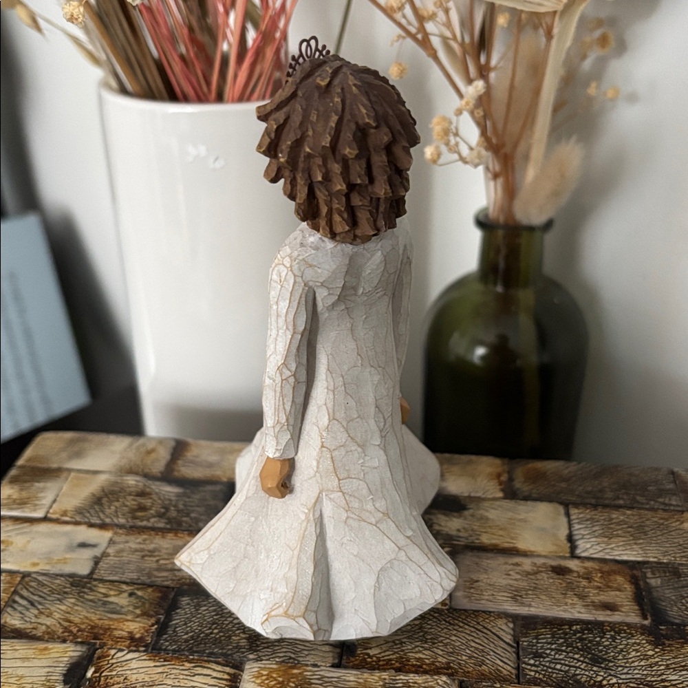 WILLOW TREE Irish Charm Figurine Susan Lordi 2010 Luck Laughter Strength Uplift - Picture 7 of 15
